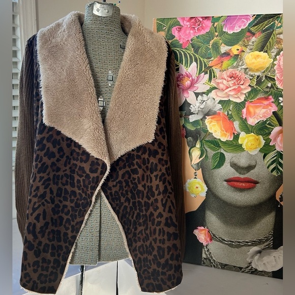 Vintage America Jackets & Blazers - NWOT VINTAGE X AMERICA FAUX FUR LEOPARD PRINT OPEN SWEATER/JACKET. WARM, STYLISH